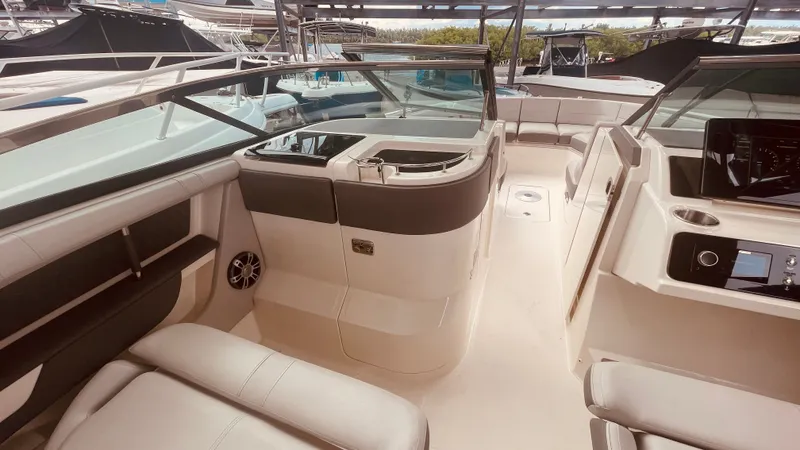 Lucky Number 7 Yacht Photos Pics 