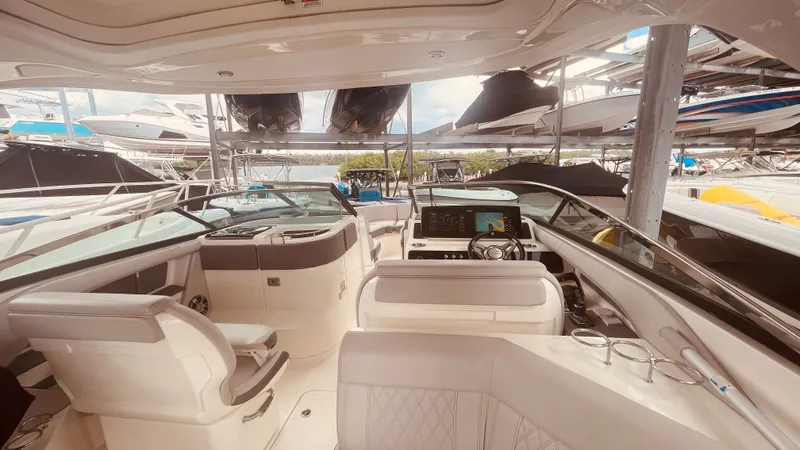 Lucky Number 7 Yacht Photos Pics 