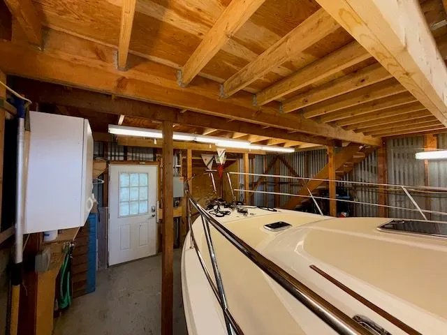 Central I-9 Yacht Photos Pics 