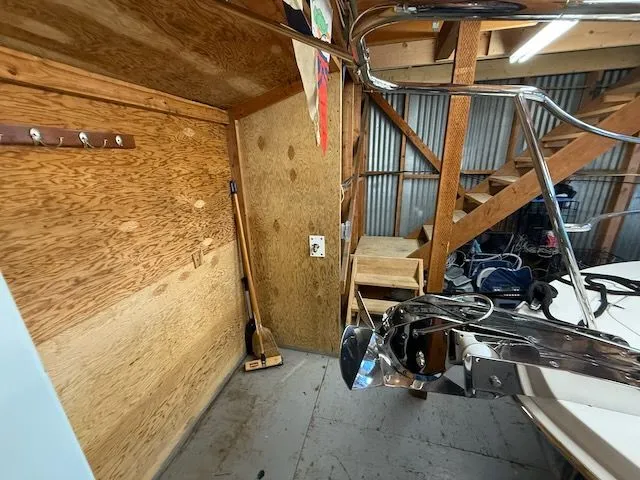 Central I-9 Yacht Photos Pics 