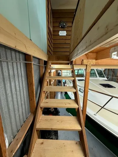 Central I-9 Yacht Photos Pics 