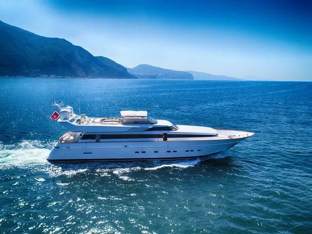 Lunasea Yacht Photos Pics 