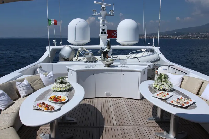 Lunasea Yacht Photos Pics 