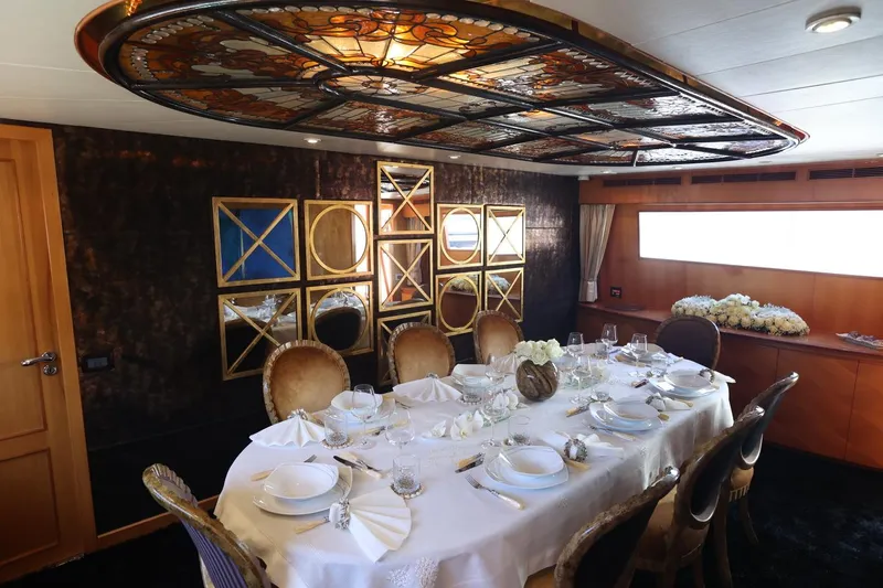 Lunasea Yacht Photos Pics 