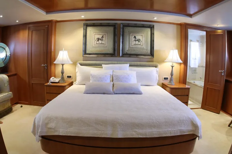 Lunasea Yacht Photos Pics 