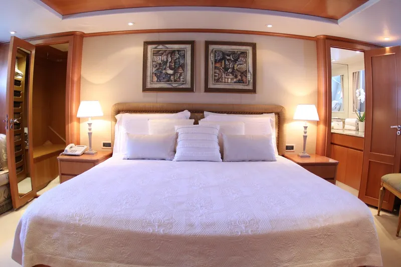 Lunasea Yacht Photos Pics 