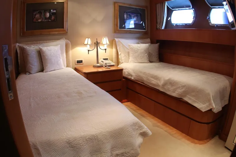 Lunasea Yacht Photos Pics 