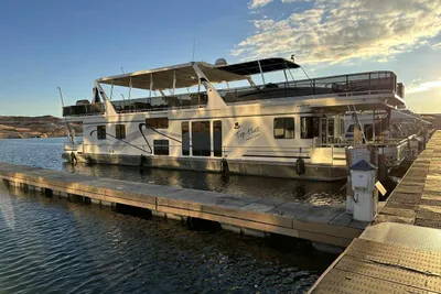 Sumerset Top Hat Several Shares Listed