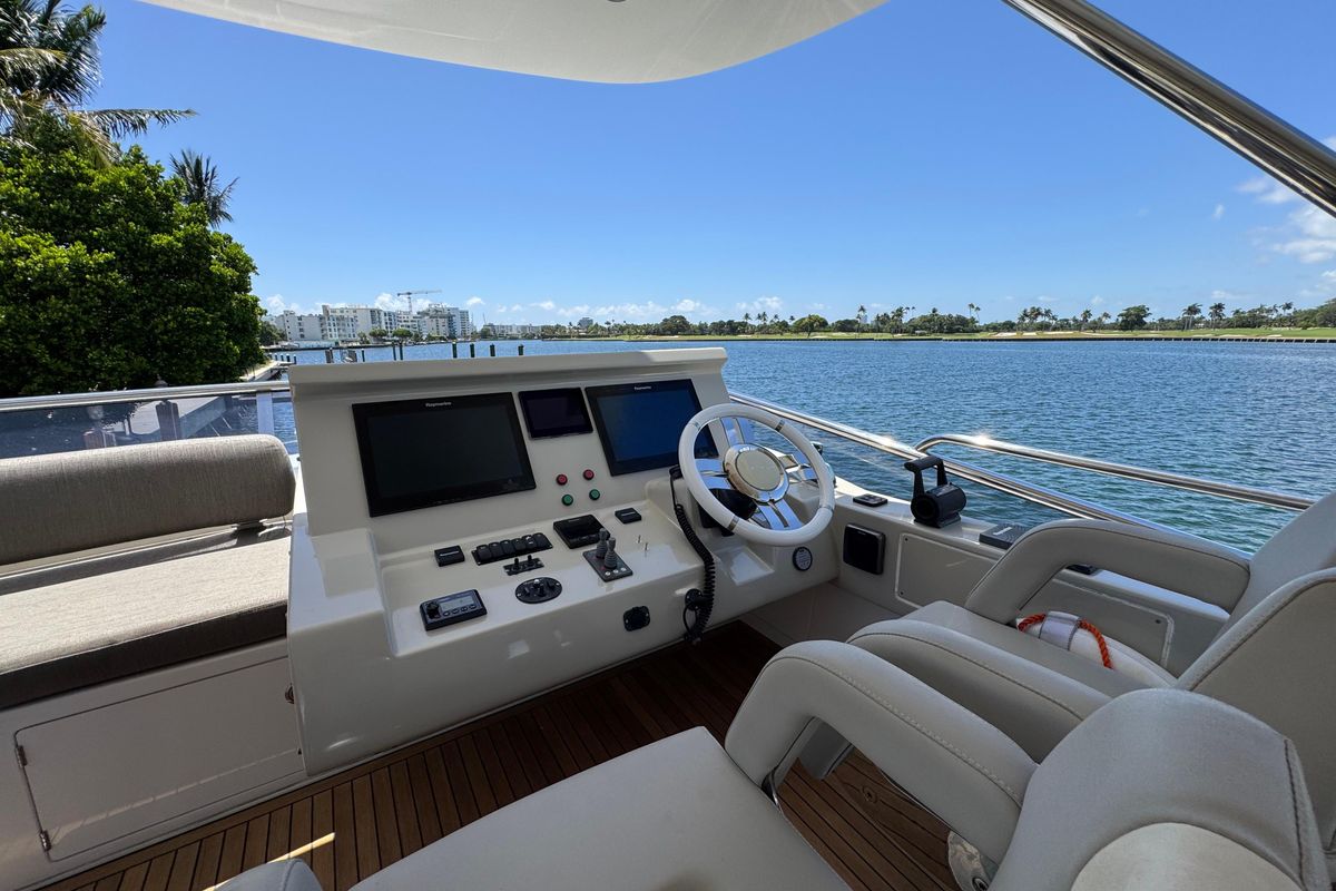 2018 Azimut 66 