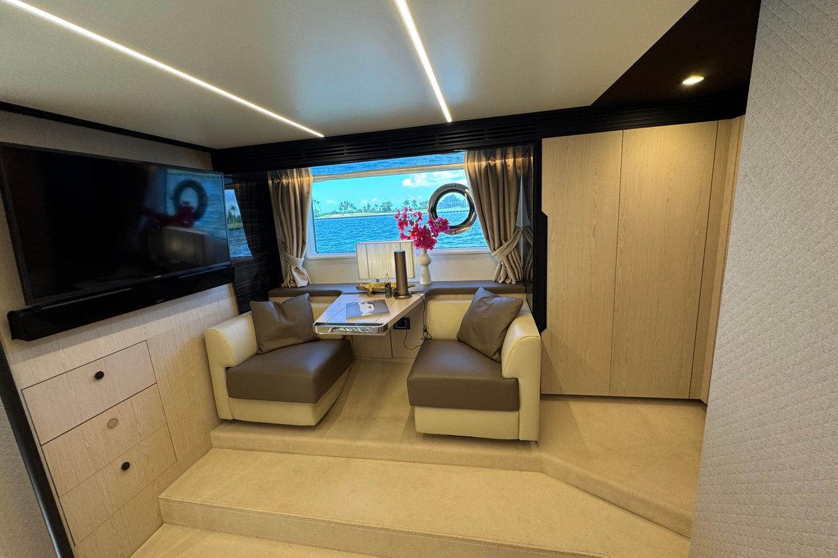 2018 Azimut 66 