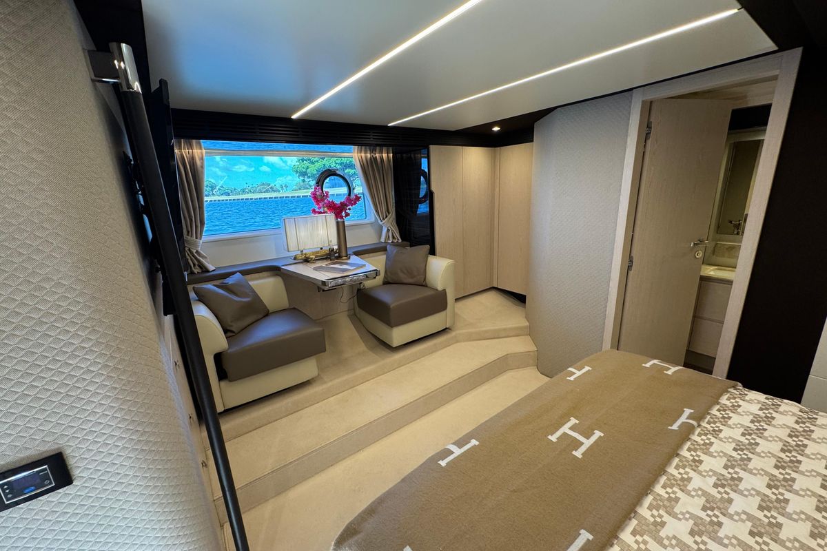 2018 Azimut 66 