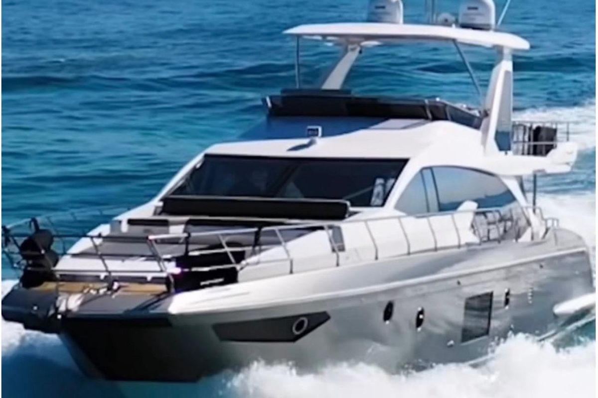2018 Azimut 66 