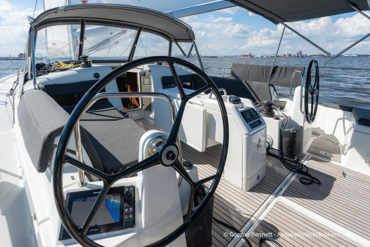 2022 Jeanneau 43 
