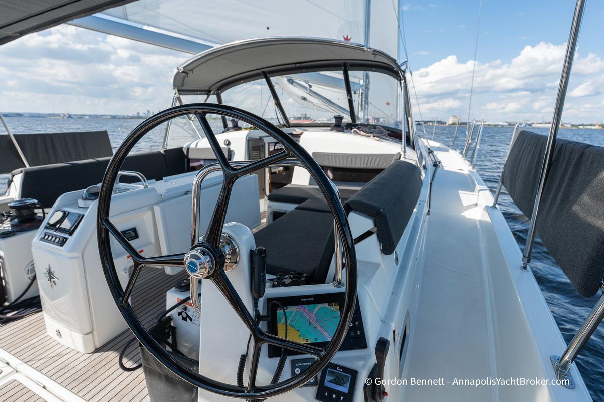2022 Jeanneau 43 