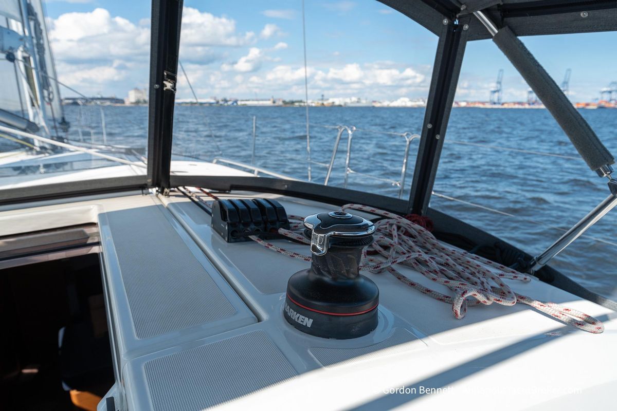2022 Jeanneau 43 