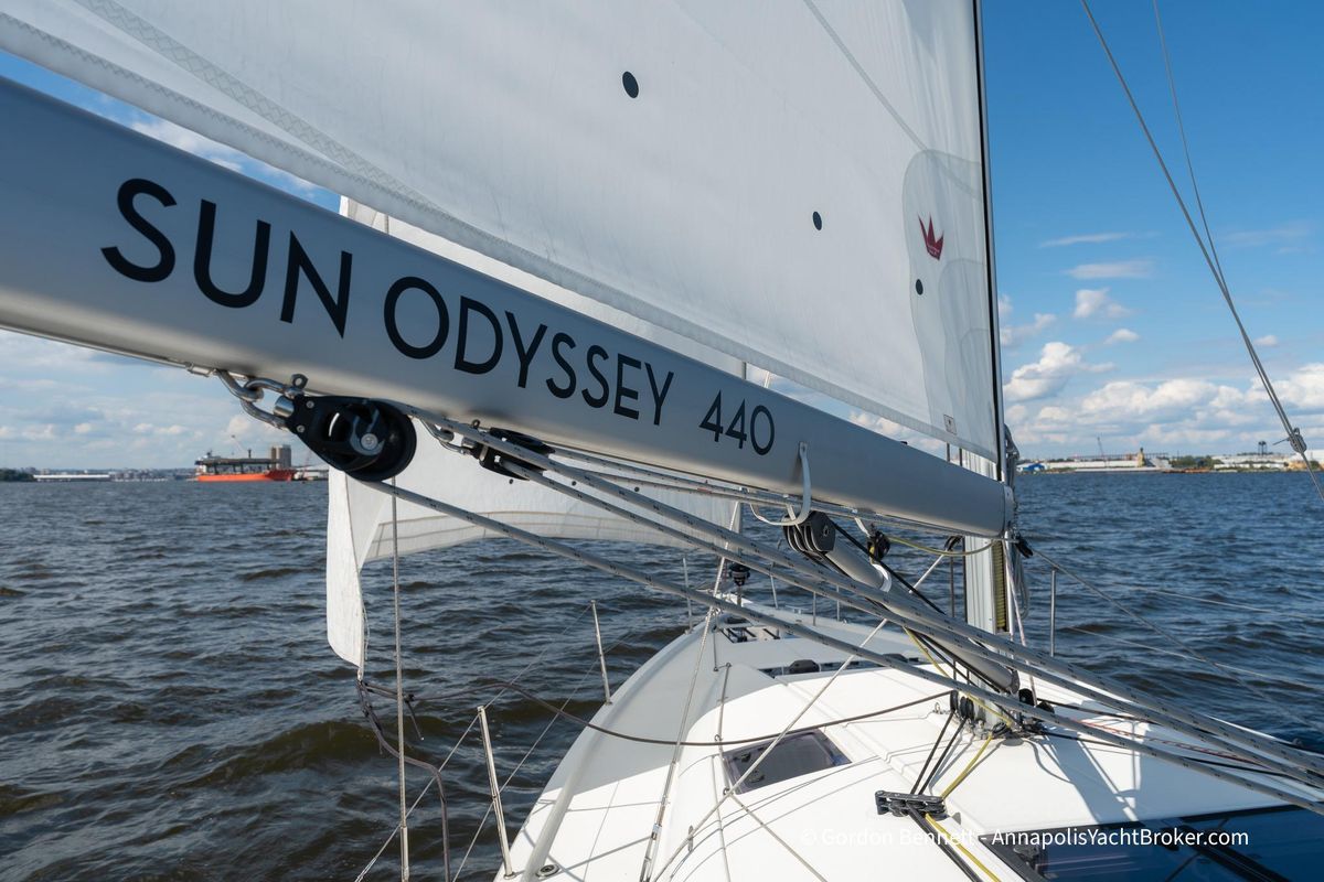 2022 Jeanneau 43 