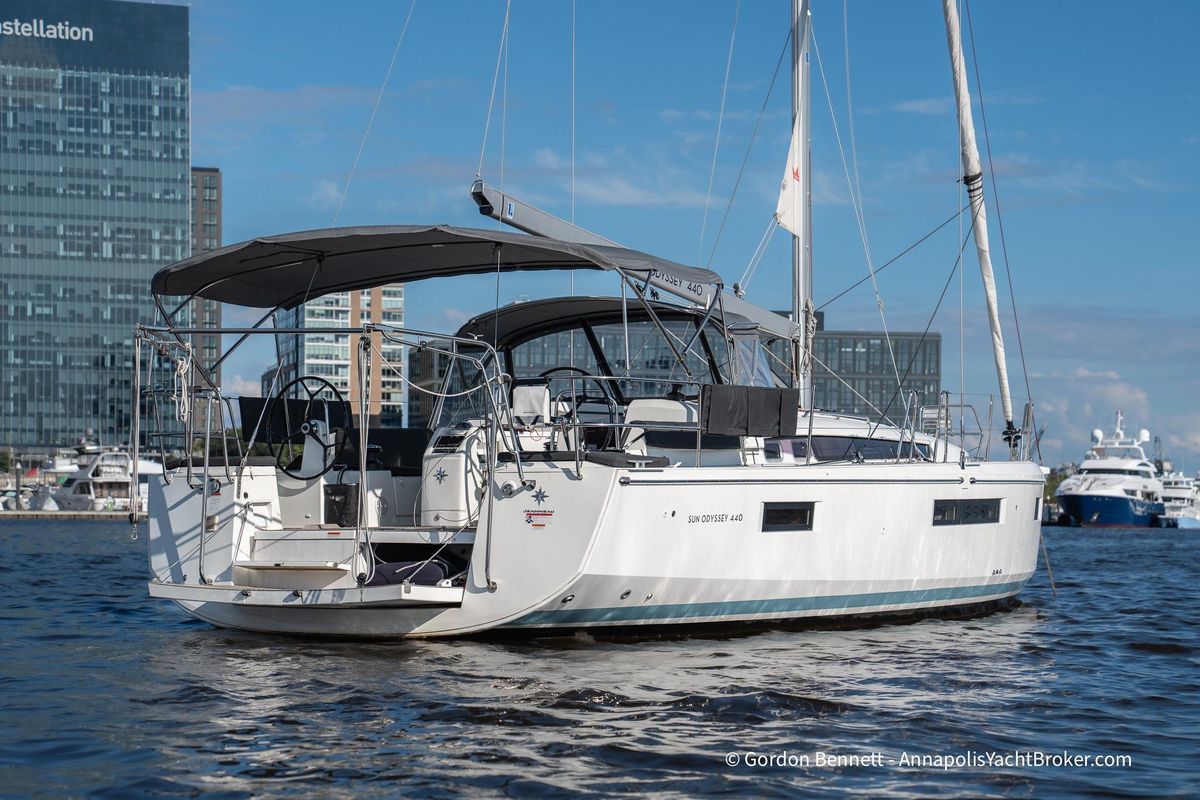 2022 Jeanneau 43 