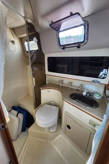 Blue Heron Yacht Photos Pics Head