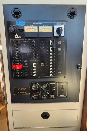 Blue Heron Yacht Photos Pics Electric panel