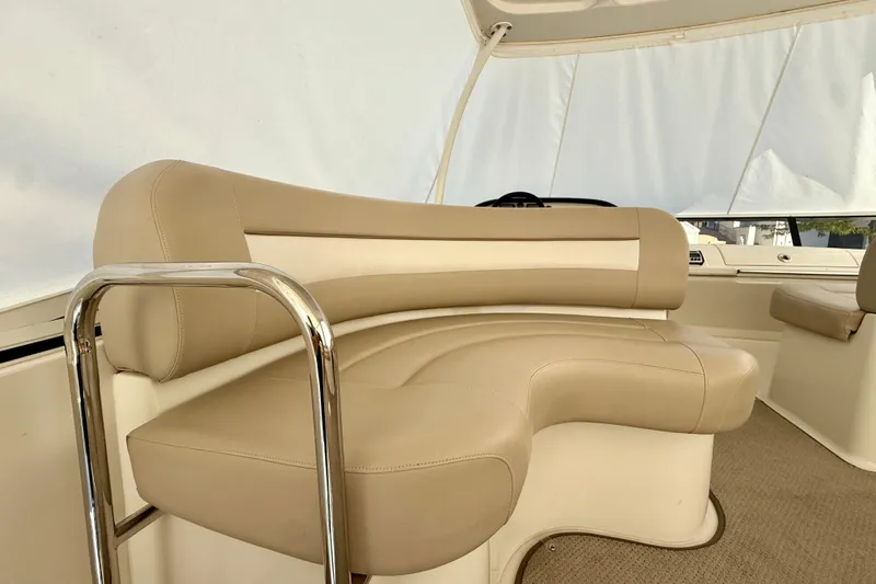  Yacht Photos Pics Luxurious beige seating on 2009 Carver 43 Super Sport yacht interior.