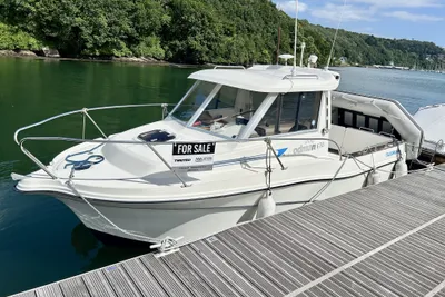 2005 Rodman 670