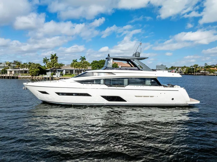 F780 #14 Yacht Photos Pics 