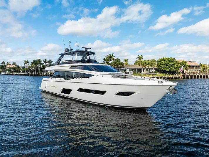F780 #14 Yacht Photos Pics 