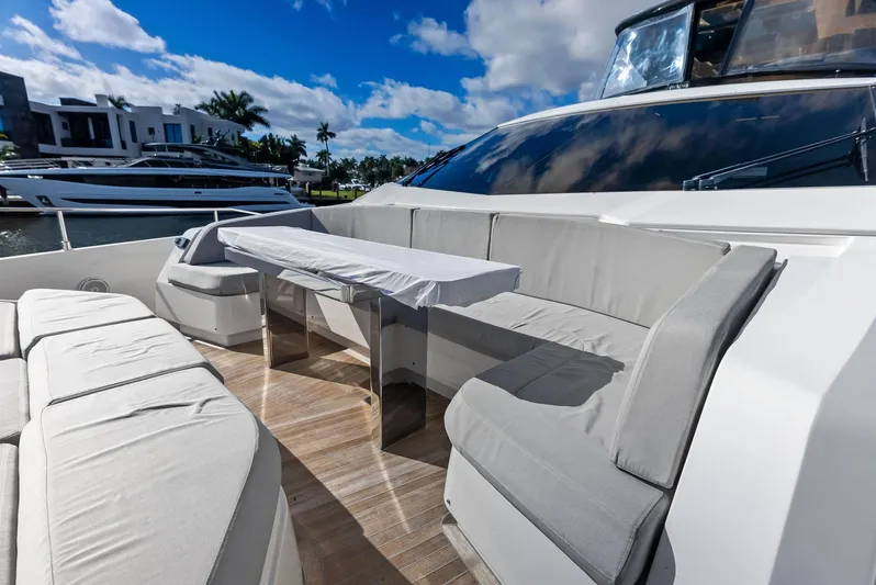 F780 #14 Yacht Photos Pics 