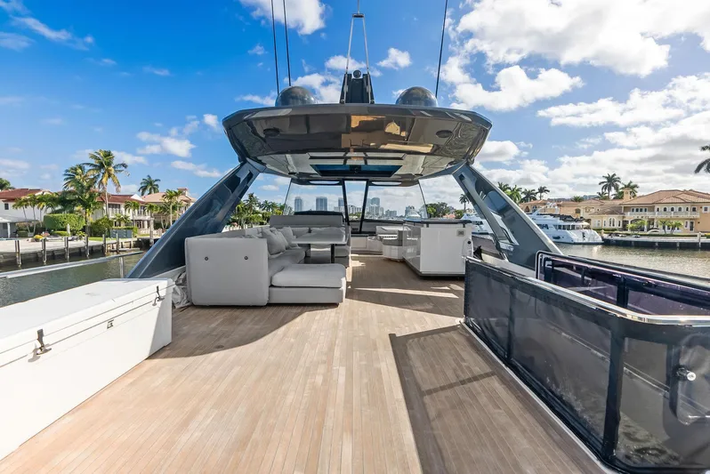 F780 #14 Yacht Photos Pics 