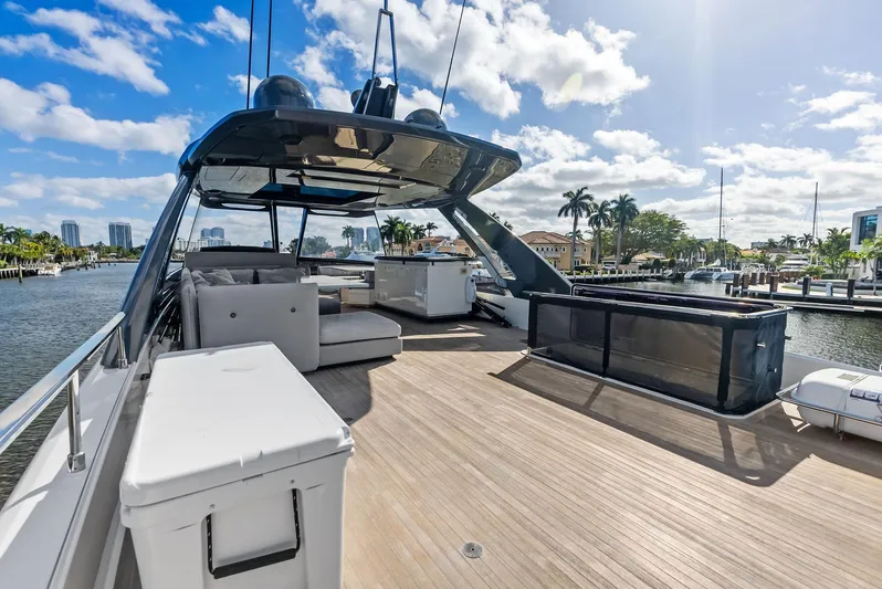 F780 #14 Yacht Photos Pics 