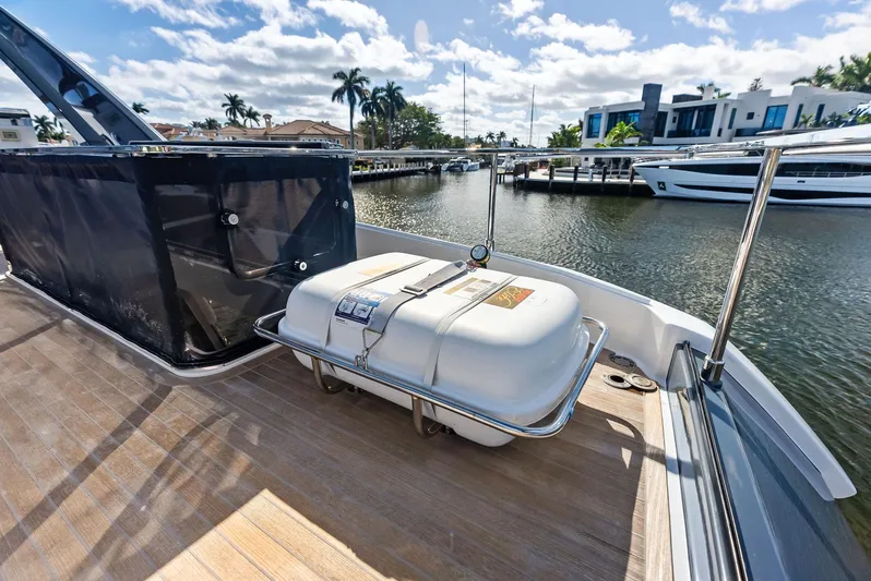 F780 #14 Yacht Photos Pics 