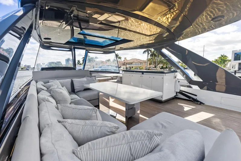 F780 #14 Yacht Photos Pics 