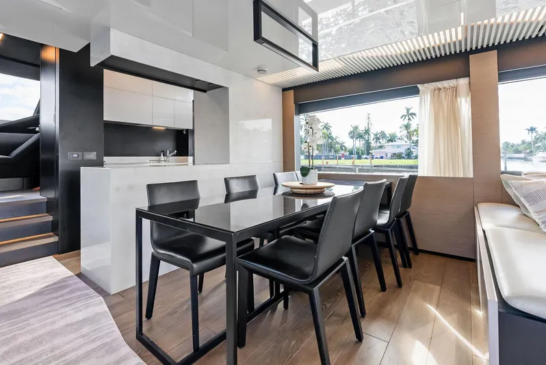 F780 #14 Yacht Photos Pics 