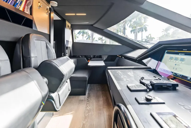 F780 #14 Yacht Photos Pics 