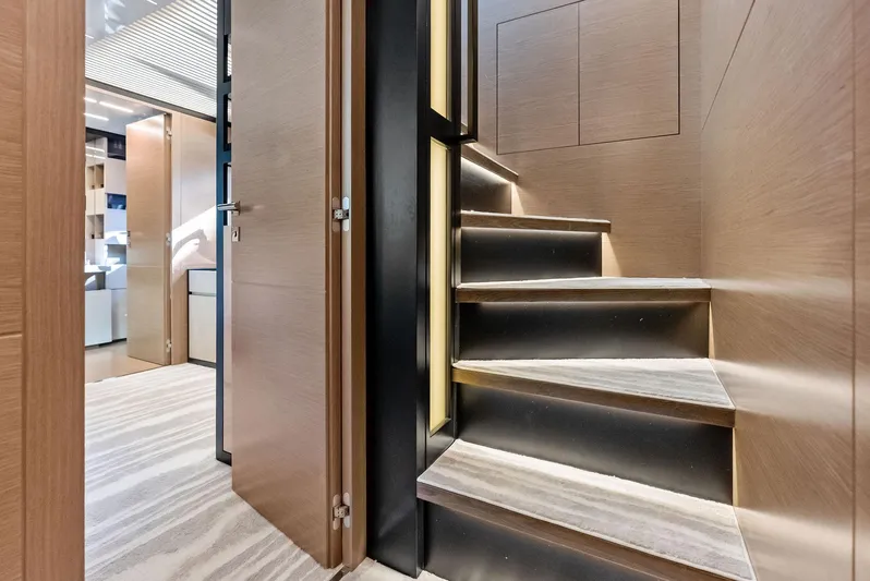 F780 #14 Yacht Photos Pics 