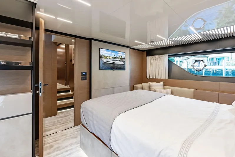 F780 #14 Yacht Photos Pics 