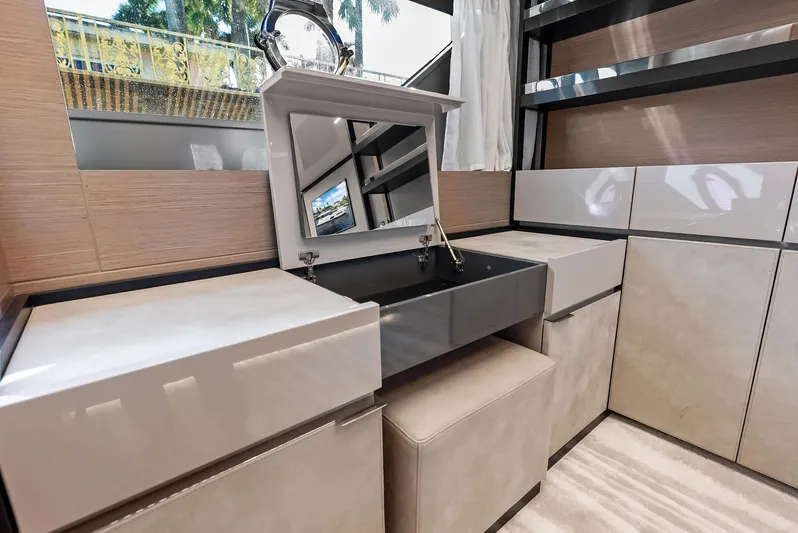 F780 #14 Yacht Photos Pics 