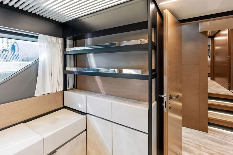 F780 #14 Yacht Photos Pics 