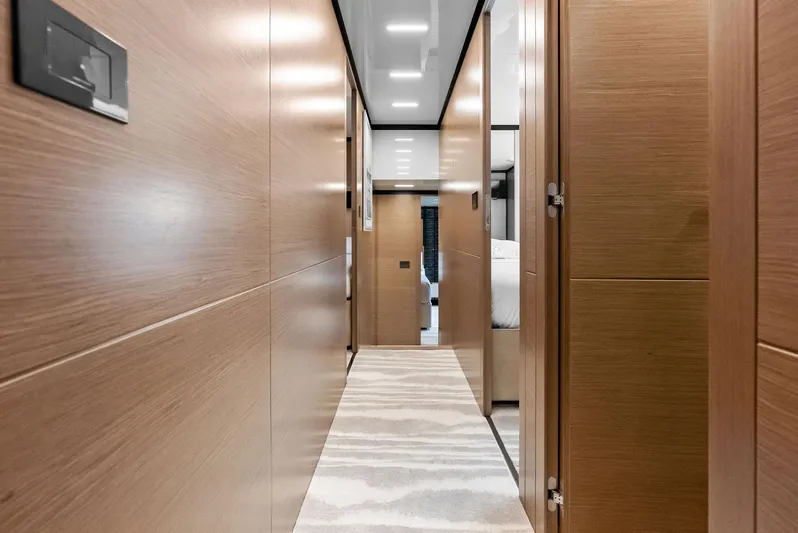 F780 #14 Yacht Photos Pics 