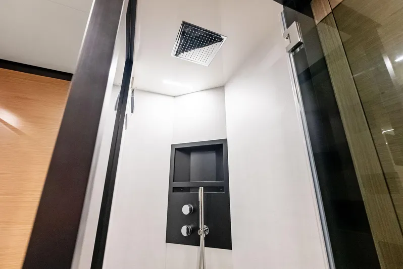 F780 #14 Yacht Photos Pics 