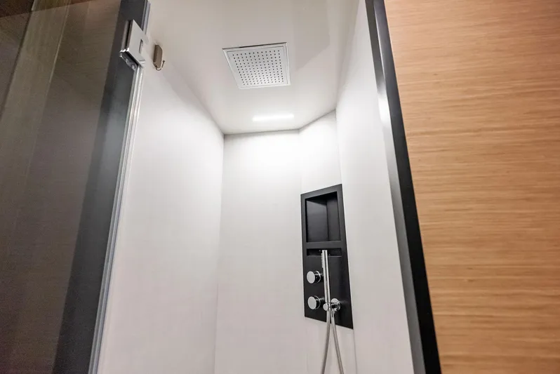 F780 #14 Yacht Photos Pics 