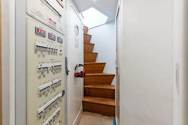 F780 #14 Yacht Photos Pics 