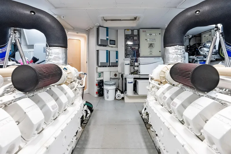 F780 #14 Yacht Photos Pics 