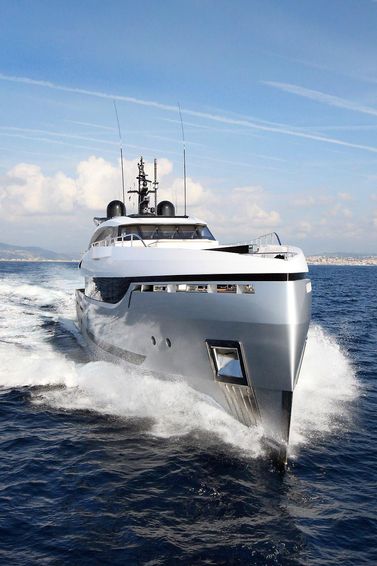 2013-131-columbus-yachts-40s-hybrid