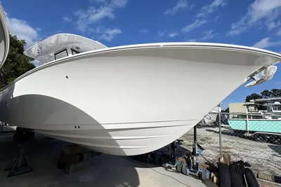 Sportsman Open 302 Center Console