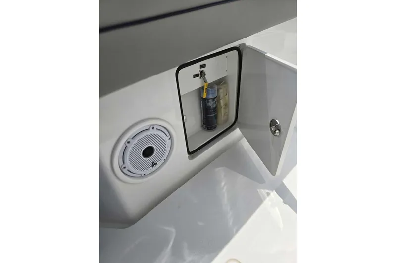 Just One More Yacht Photos Pics Vahalla 33 JUST ONE MORE - Storage