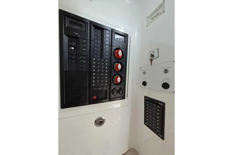 Just One More Yacht Photos Pics Vahalla 33 JUST ONE MORE - Electric Breaker Panel