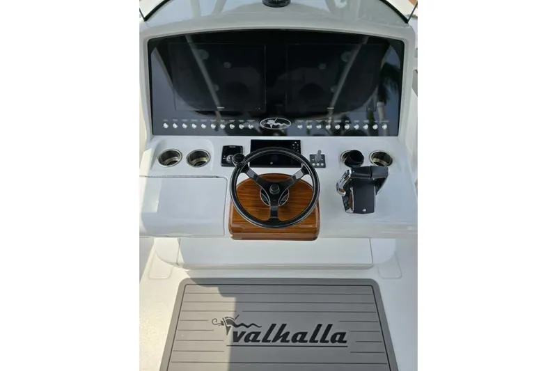 Just One More Yacht Photos Pics Vahalla 33 JUST ONE MORE - Helm