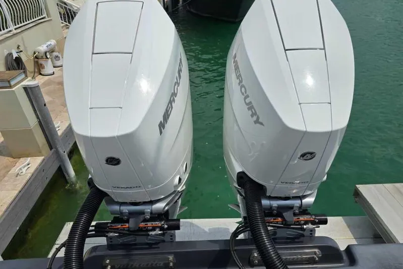 Just One More Yacht Photos Pics Vahalla 33 JUST ONE MORE - Twin Mercury Engines