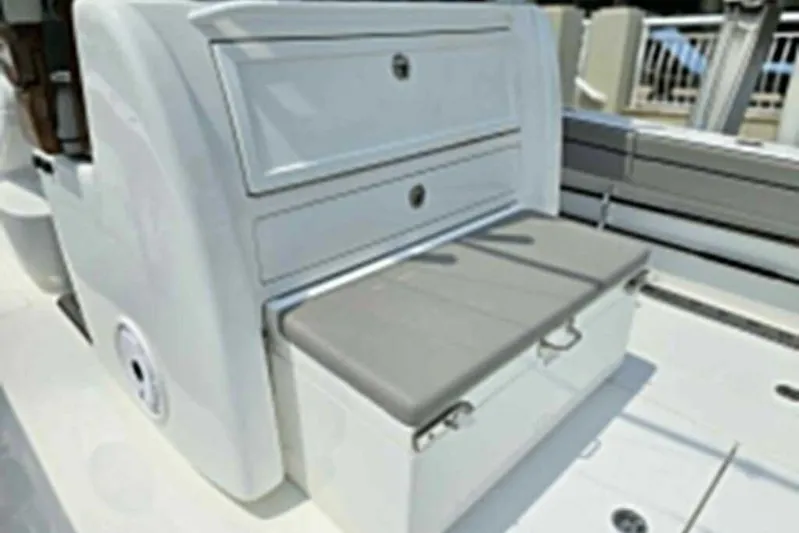 Just One More Yacht Photos Pics Vahalla 33 JUST ONE MORE - Tackle Center Seating